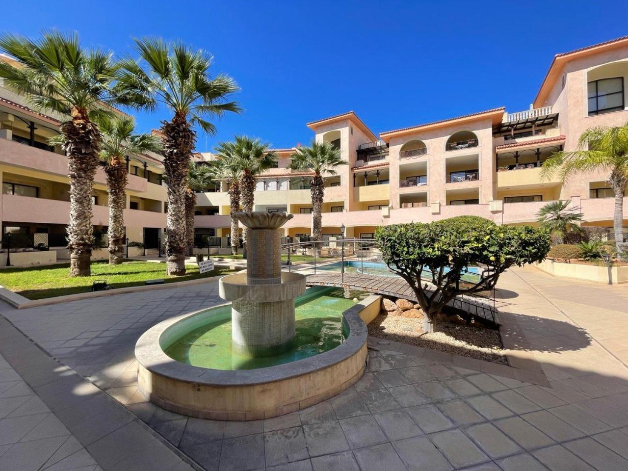 Queens Gardens Paphos ภายนอก รูปภาพ