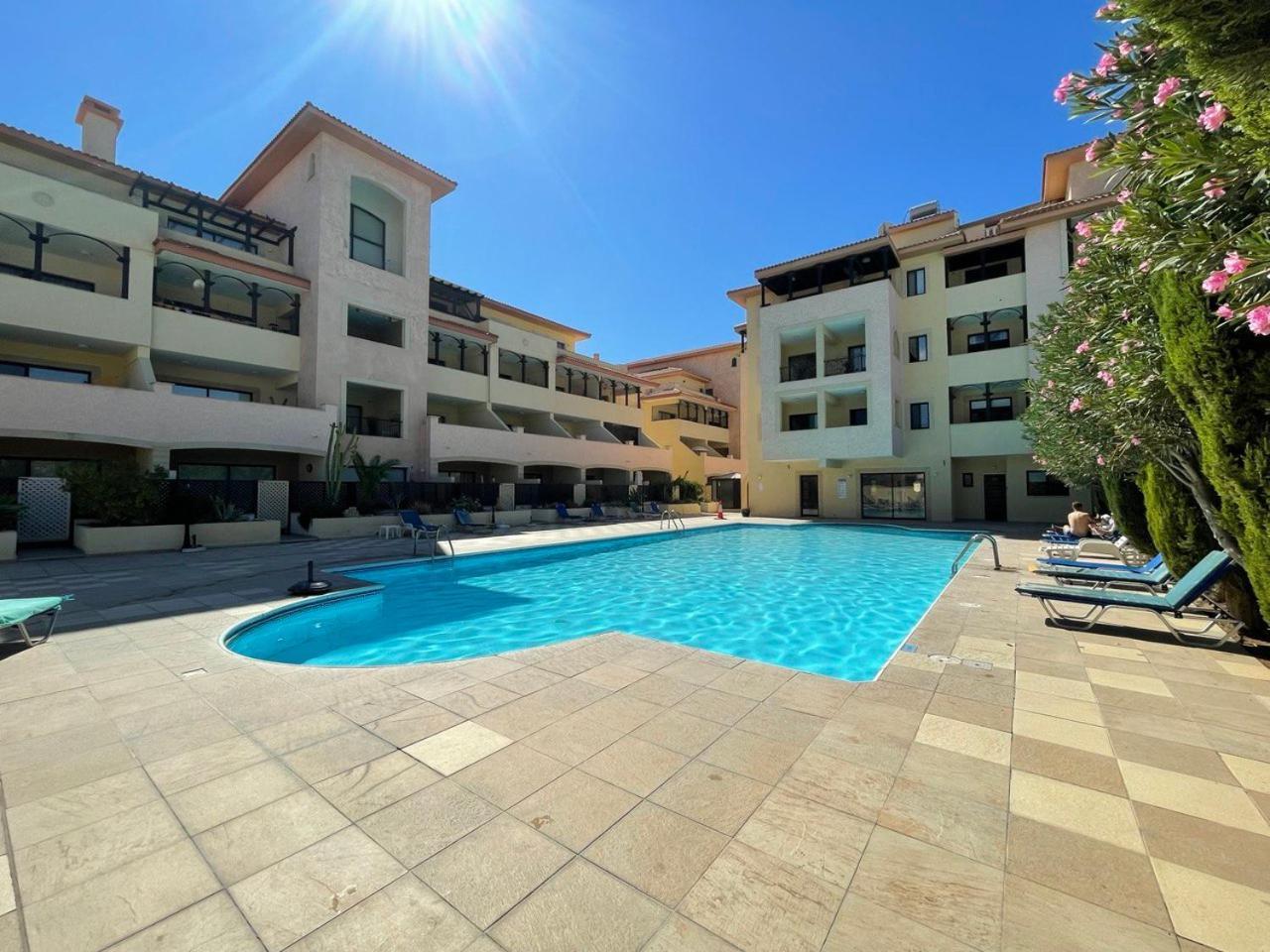 Queens Gardens Paphos ภายนอก รูปภาพ